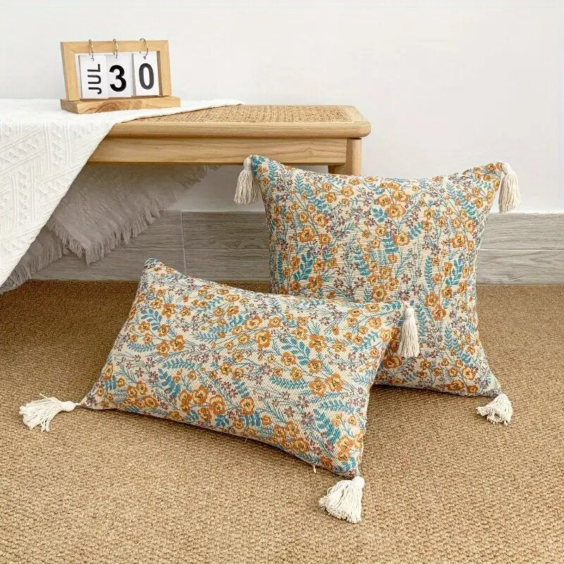 Cushion cover with pink jacquard flowers: Elegance and Style for your Home.