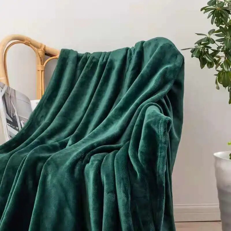 Dark green fleece blanket for sofa and bed, large blanket and soft touch.