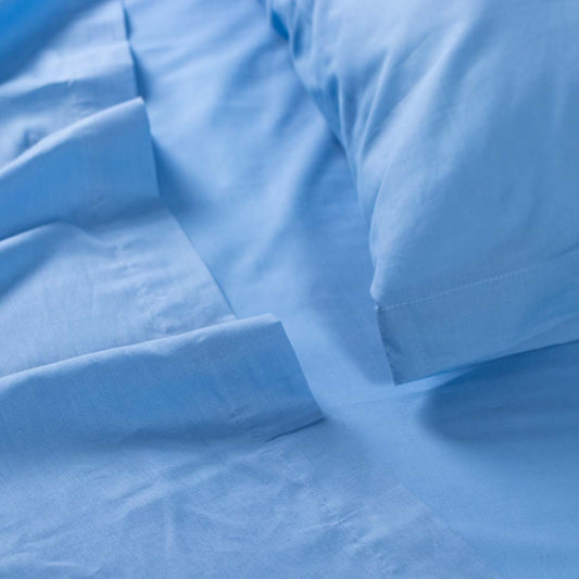 100% cotton adjustable bottom. White color.