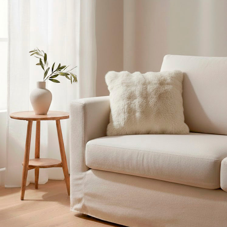 Funda de Cojín de pelo corto extra suave blanco roto – Elegancia y confort en tu hogar