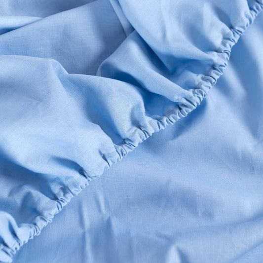 100% cotton adjustable bottom. White color.