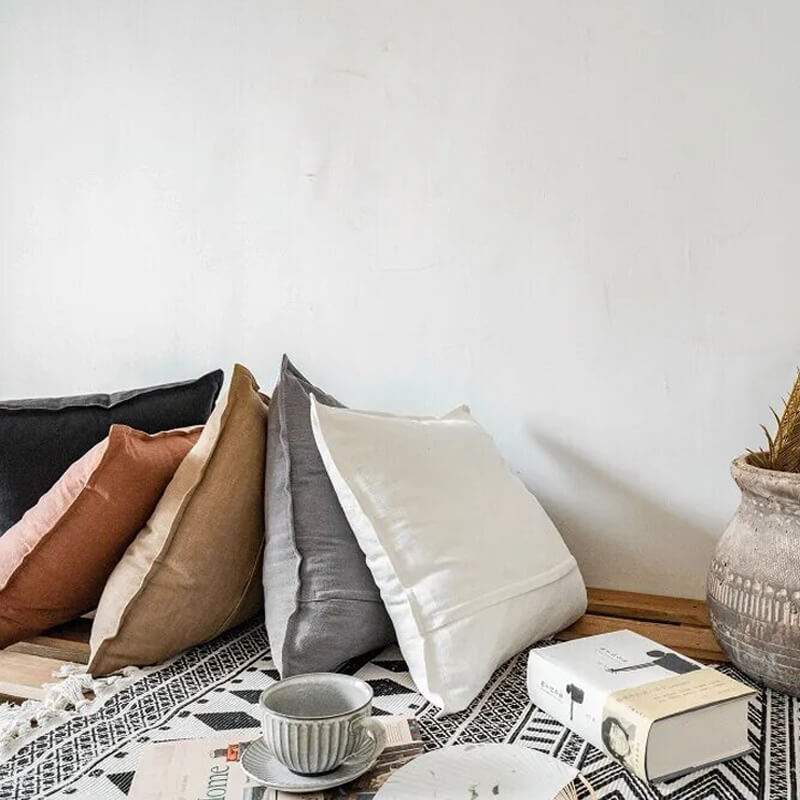 White natural cotton and linen cushion cover: minimalist elegance for your home.