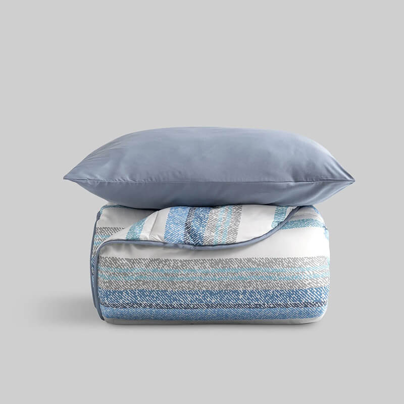 Floral winter quilt. Enjoy a cheerful and comfortable print.
