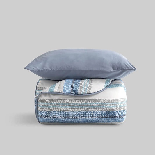 Floral winter quilt. Enjoy a cheerful and comfortable print.