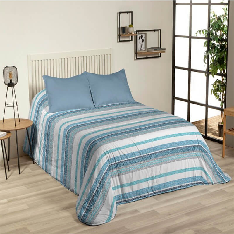 Floral winter quilt. Enjoy a cheerful and comfortable print.