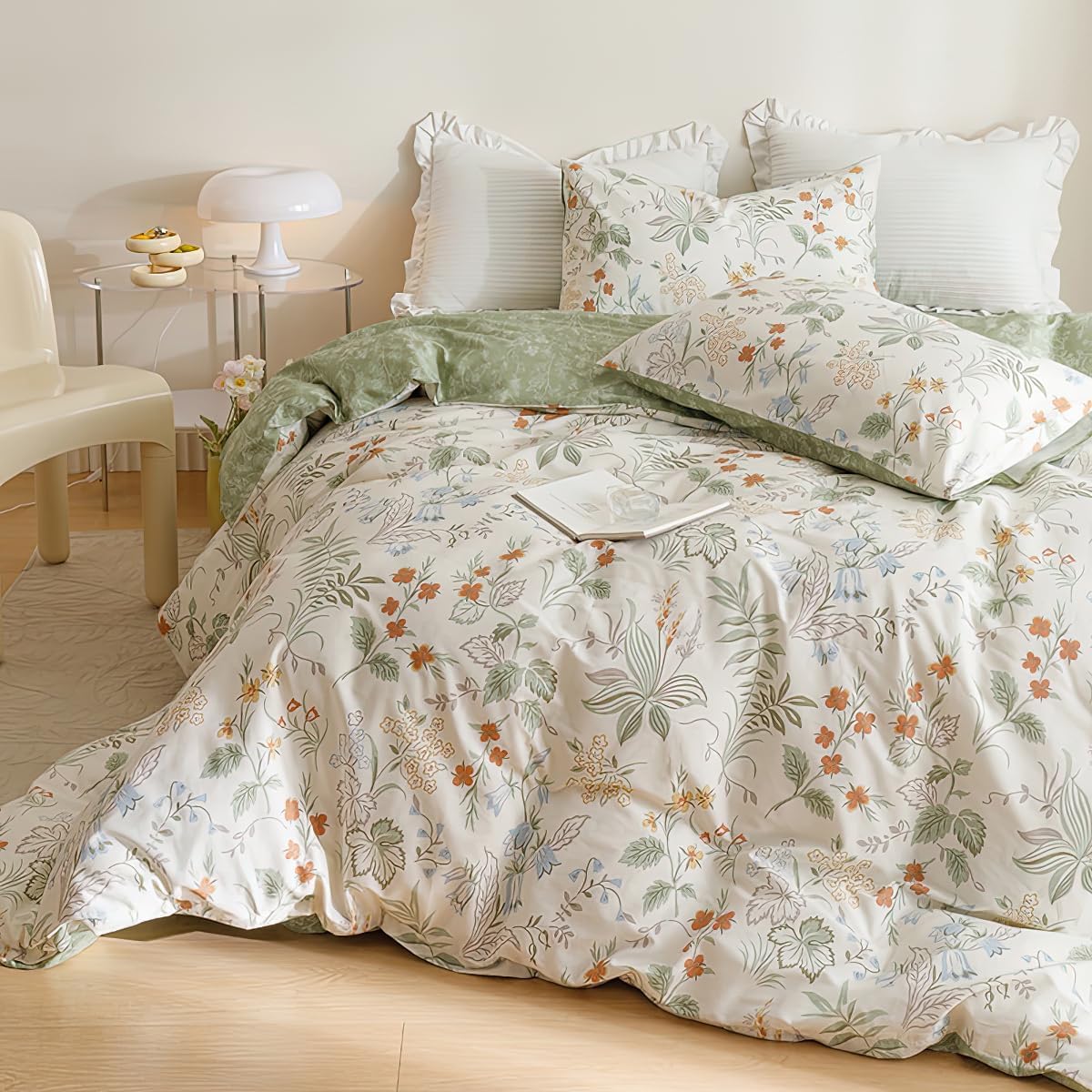Printed duvet cover with black leaves and pale pink background, extra soft microfiber.