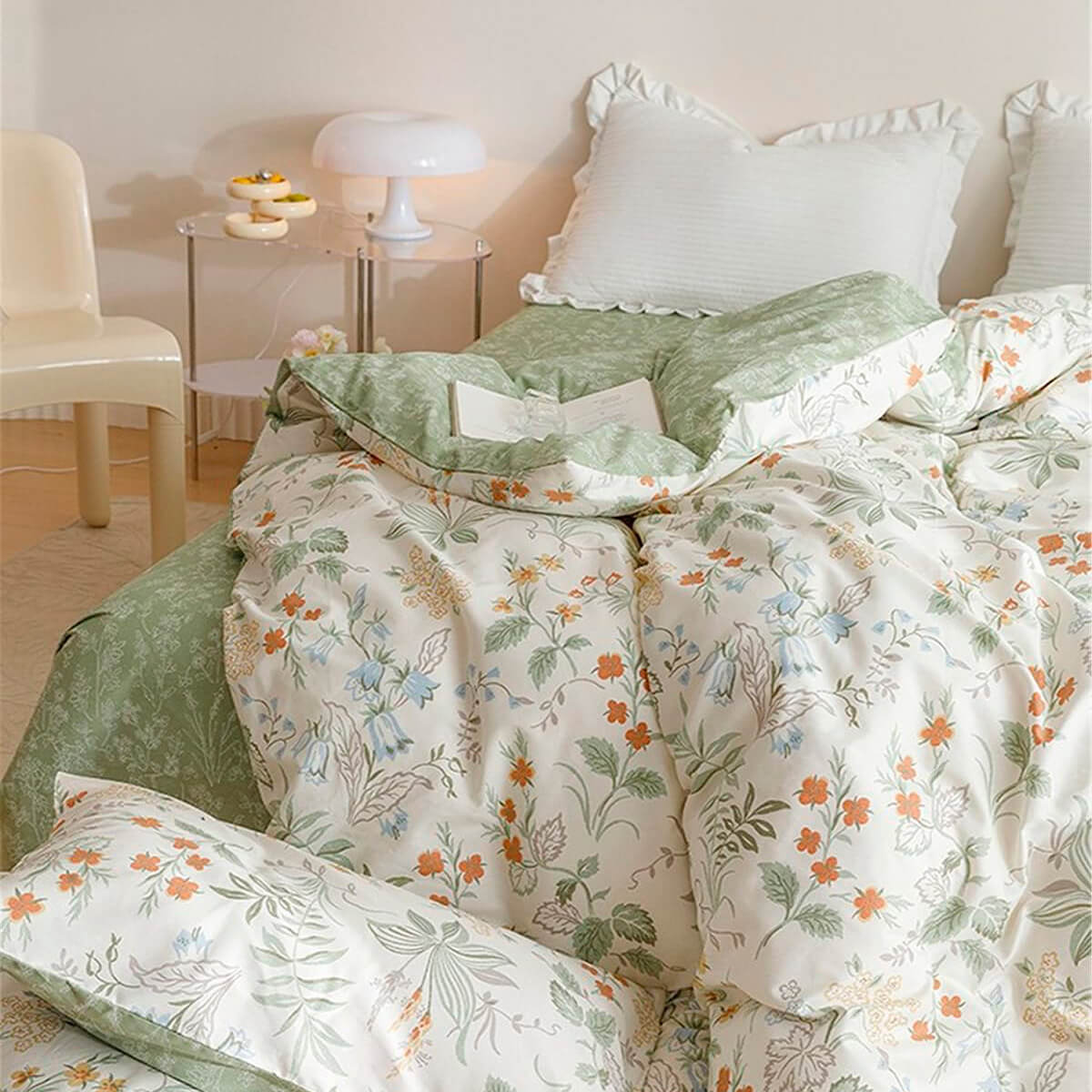 Printed duvet cover with black leaves and pale pink background, extra soft microfiber.