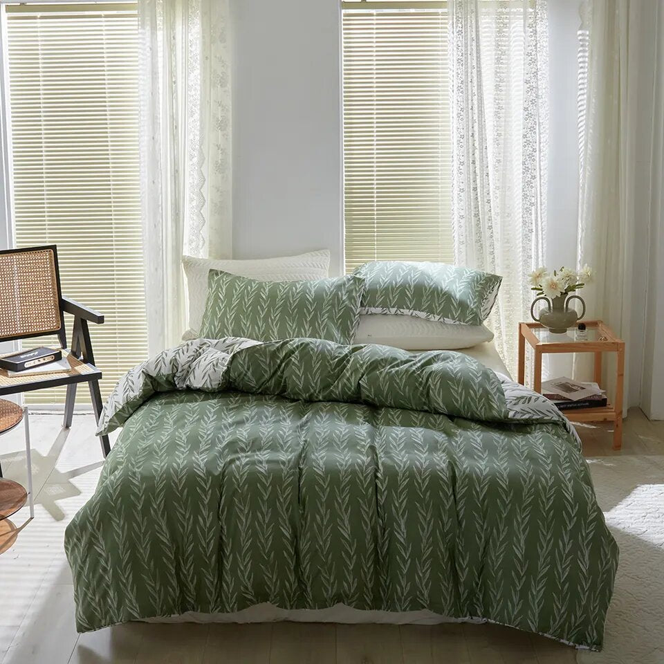 Printed duvet cover with black leaves and pale pink background, extra soft microfiber.