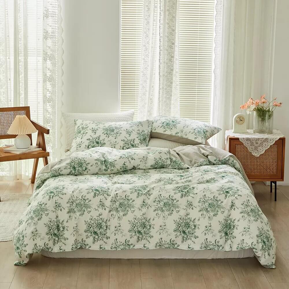 Green flower duvet cover with reversible print, 100% Cotton.