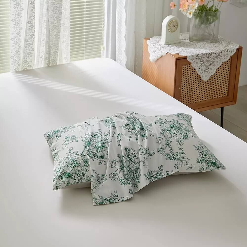 Green flower duvet cover with reversible print, 100% Cotton.