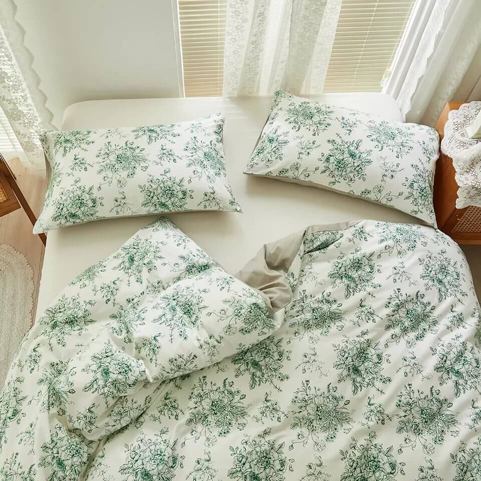 Green flower duvet cover with reversible print, 100% Cotton.