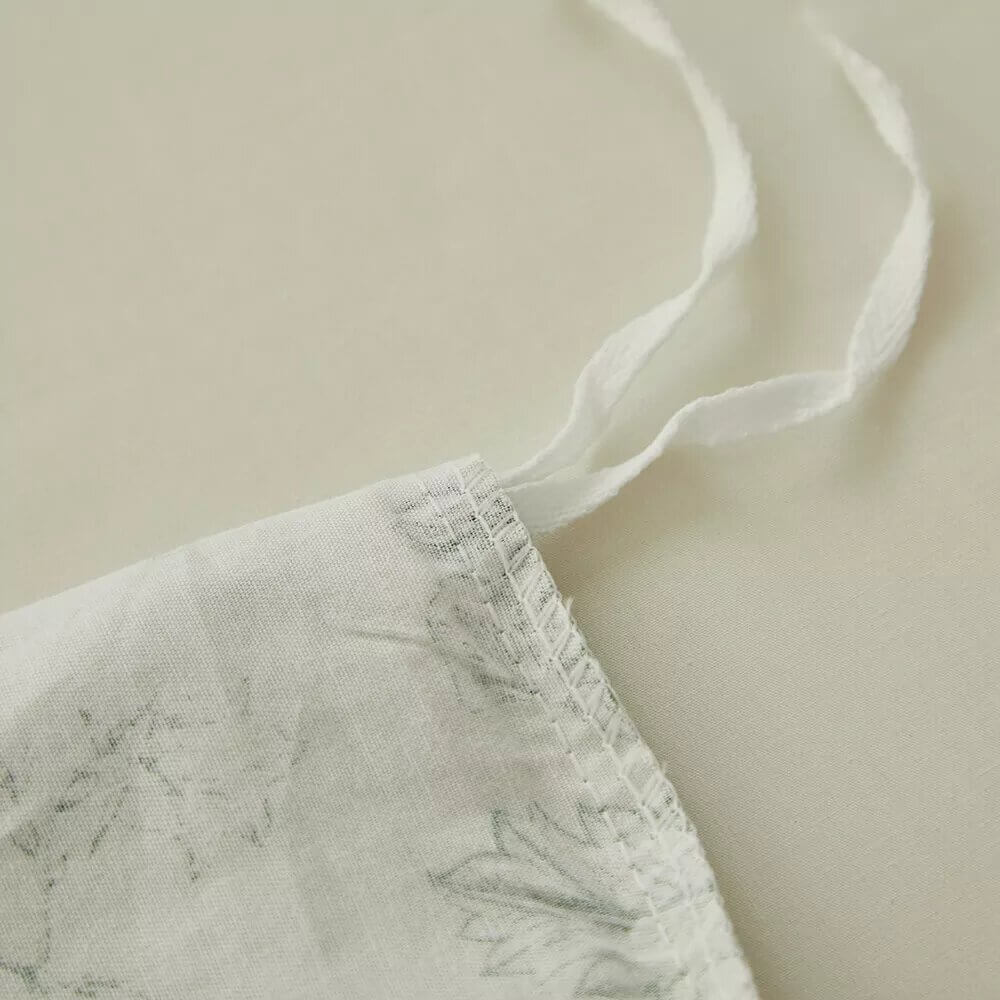Green flower duvet cover with reversible print, 100% Cotton.